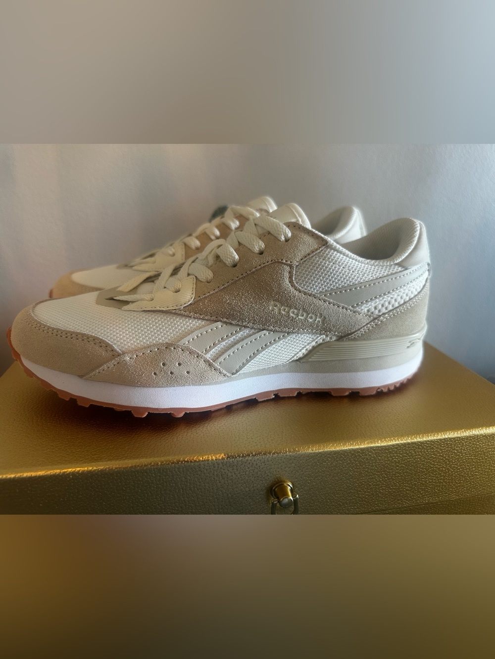 Reebok GL1100 Women's Sneakers in chalk beige & tan suede. Size 7.5